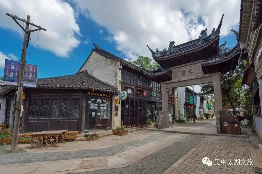 《新闻联播》镜头惊现易烊千玺 刘德华黄晓明现身